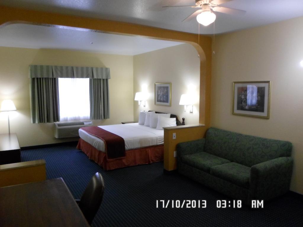 Howard Johnson By Wyndham San Antonio Hotel & Suites Exteriör bild