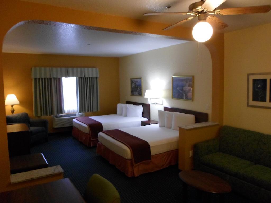 Howard Johnson By Wyndham San Antonio Hotel & Suites Exteriör bild