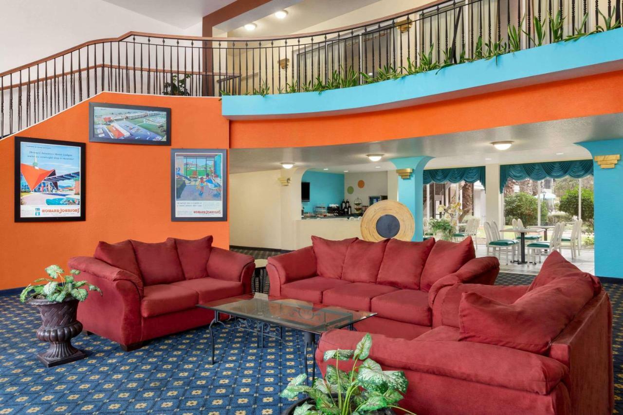 Howard Johnson By Wyndham San Antonio Hotel & Suites Exteriör bild