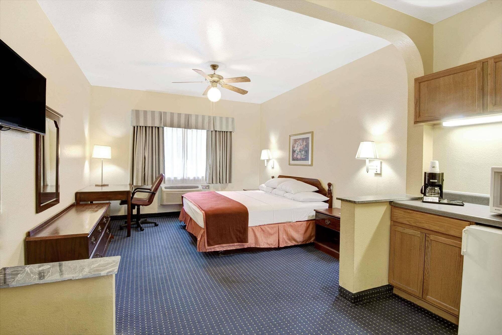 Howard Johnson By Wyndham San Antonio Hotel & Suites Exteriör bild