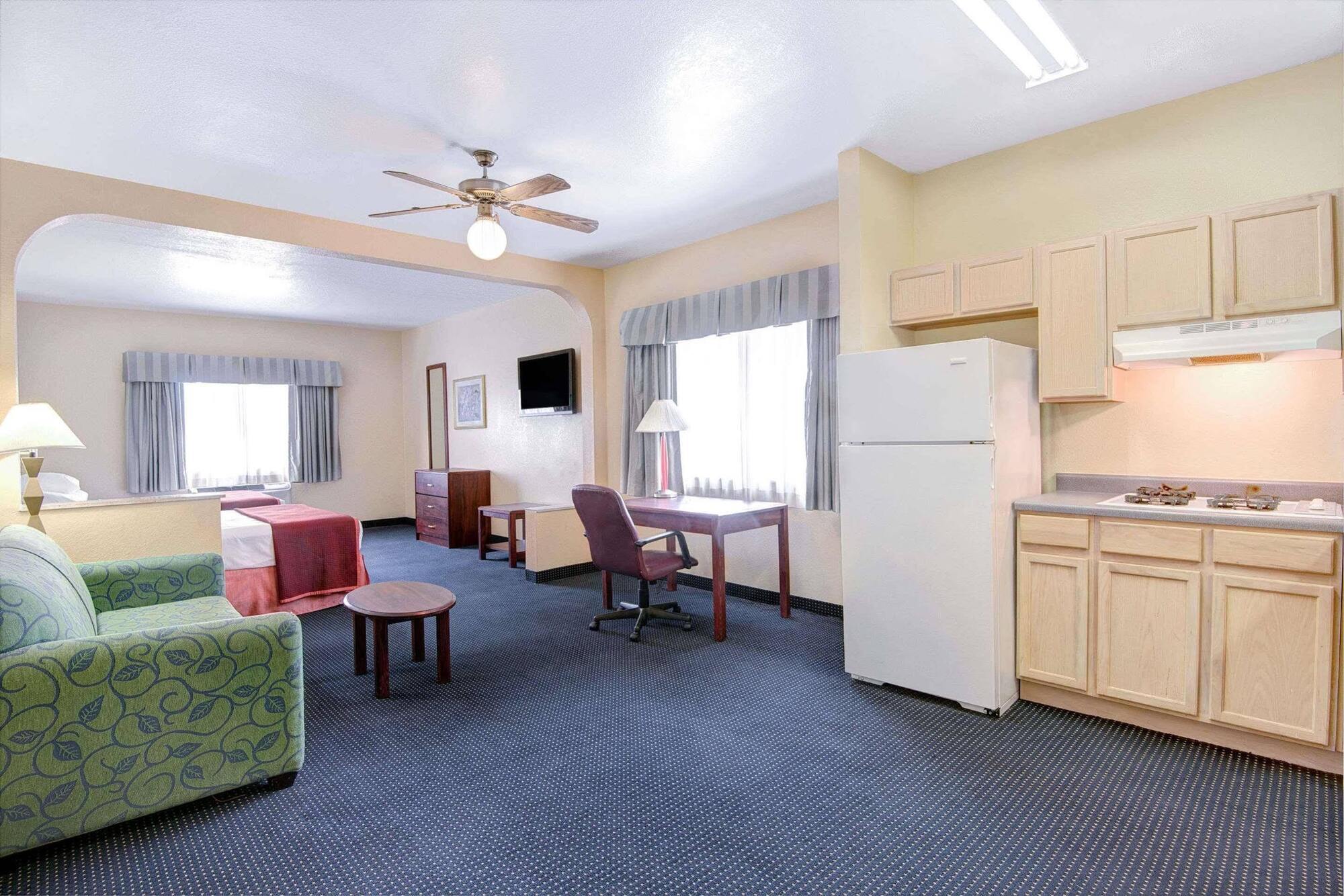 Howard Johnson By Wyndham San Antonio Hotel & Suites Exteriör bild